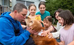 Read more about the article Blind dog reunites with family after being missing for weeks